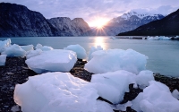 Collection\Msft\Landscapes: Ice-on-shore-before-lake8